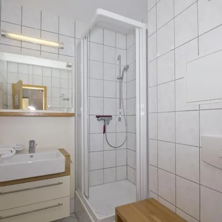 Haus Blick Zur See Ferienwohnung 06 - Mit Sauna- Und Schwimmbadnutzung Im Ahoi Sellin *